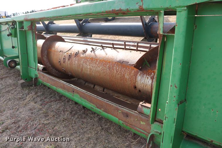 image for item EE9918 1996 John Deere 930 rigid head