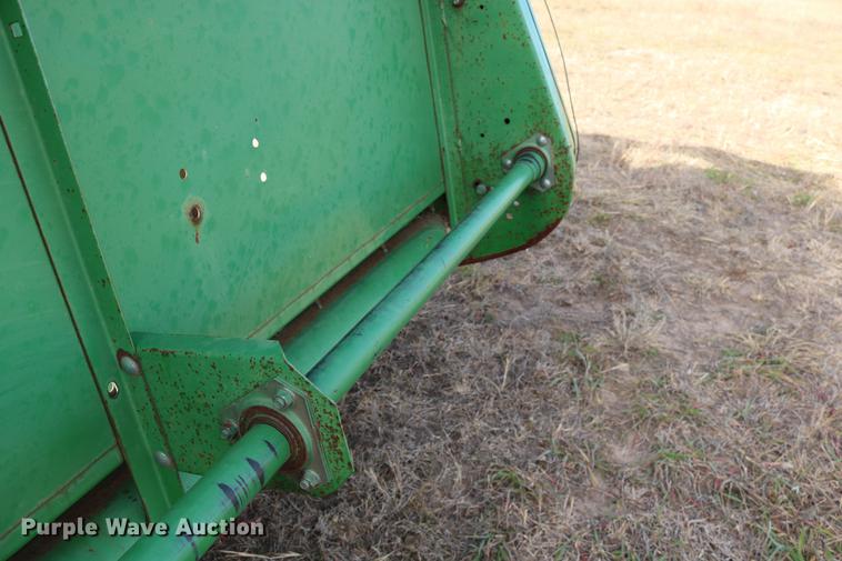 image for item EE9918 1996 John Deere 930 rigid head