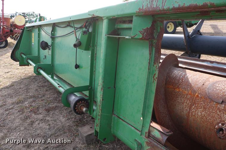 image for item EE9918 1996 John Deere 930 rigid head