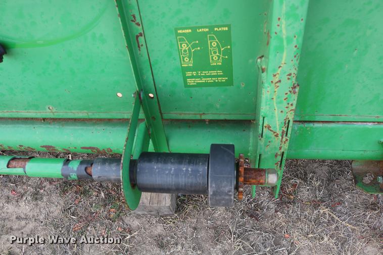 image for item EE9918 1996 John Deere 930 rigid head