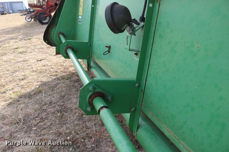 image for item EE9918 1996 John Deere 930 rigid head