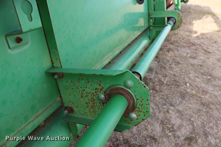 image for item EE9918 1996 John Deere 930 rigid head