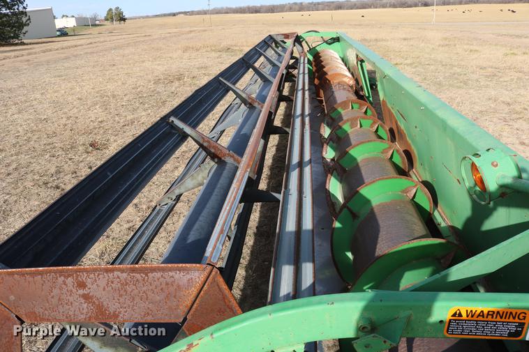 image for item EE9918 1996 John Deere 930 rigid head