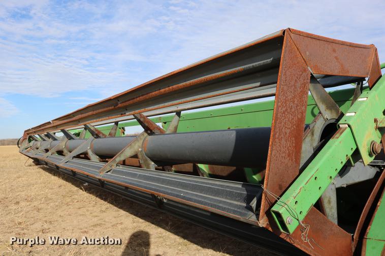 image for item EE9918 1996 John Deere 930 rigid head