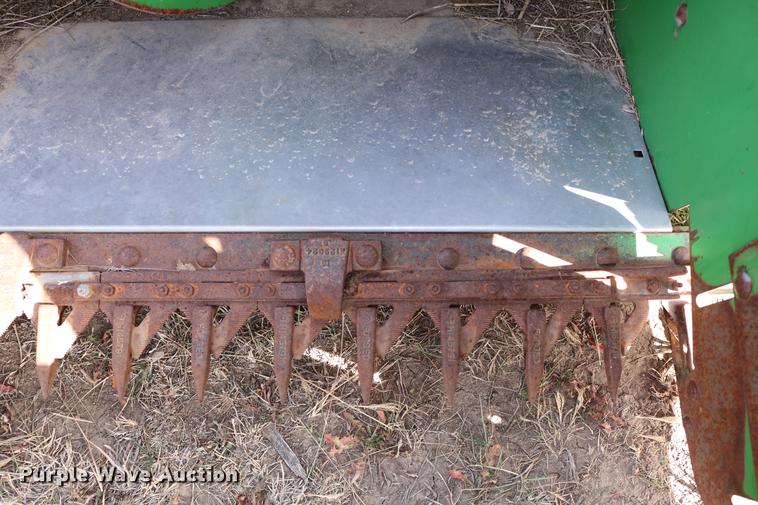 image for item EE9918 1996 John Deere 930 rigid head