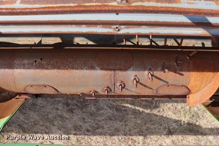 image for item EE9918 1996 John Deere 930 rigid head