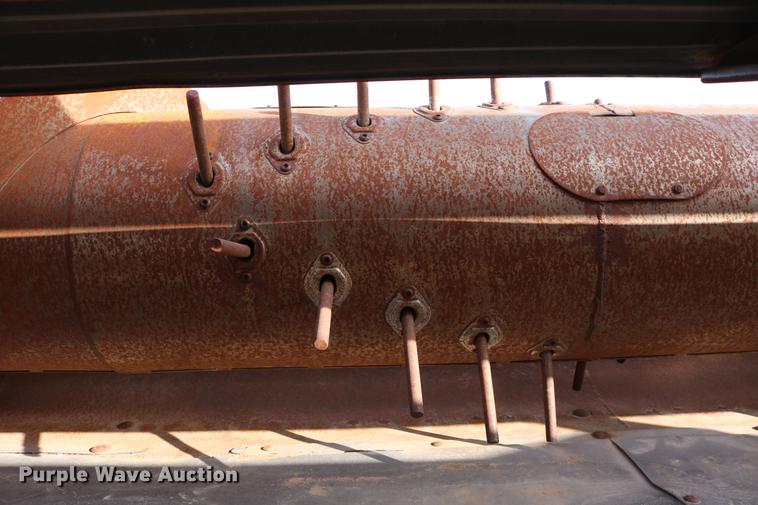 image for item EE9918 1996 John Deere 930 rigid head