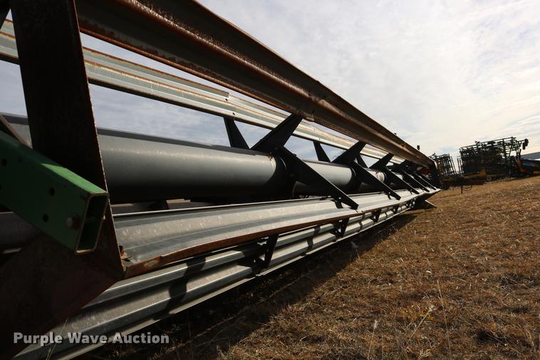 image for item EE9918 1996 John Deere 930 rigid head