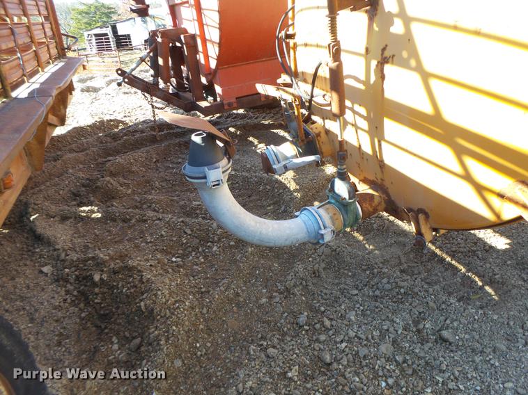 image for item G1968 Better Bilt 1500 honey wagon