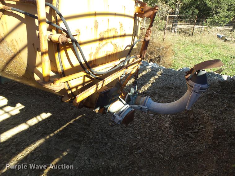 image for item G1968 Better Bilt 1500 honey wagon