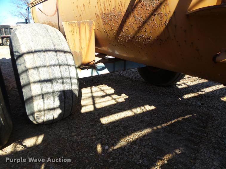 image for item G1968 Better Bilt 1500 honey wagon