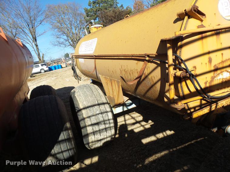 image for item G1968 Better Bilt 1500 honey wagon