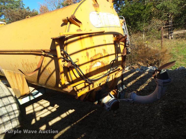 image for item G1968 Better Bilt 1500 honey wagon