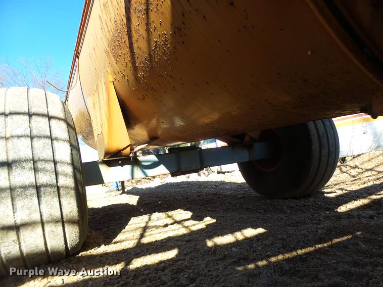 image for item G1968 Better Bilt 1500 honey wagon