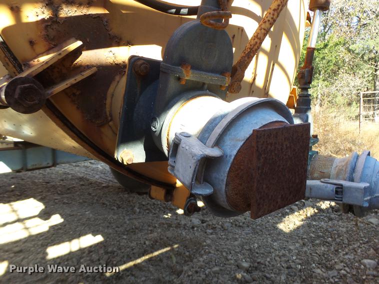 image for item G1968 Better Bilt 1500 honey wagon