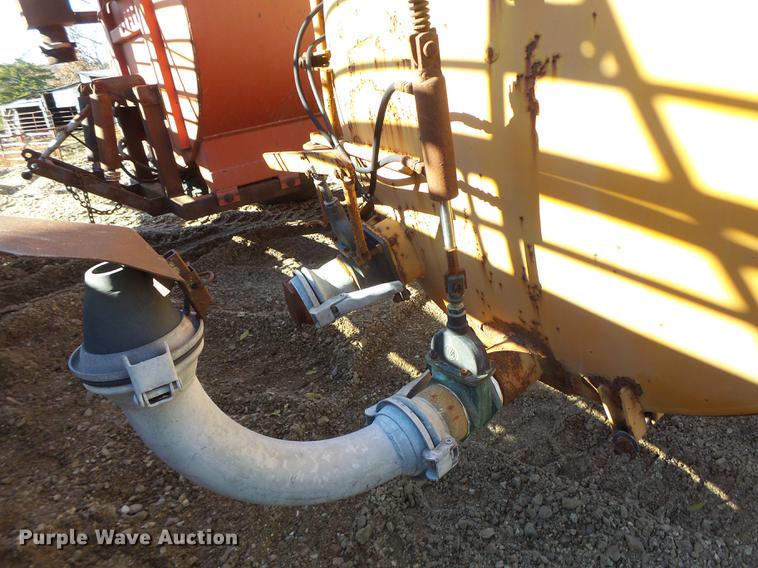 image for item G1968 Better Bilt 1500 honey wagon