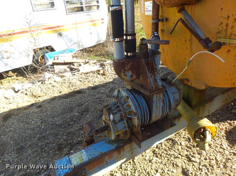 image for item G1968 Better Bilt 1500 honey wagon