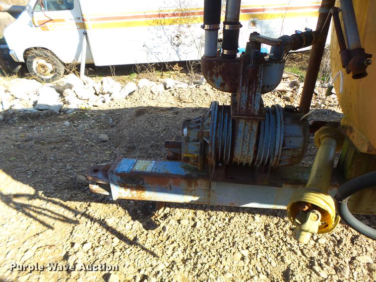 image for item G1968 Better Bilt 1500 honey wagon