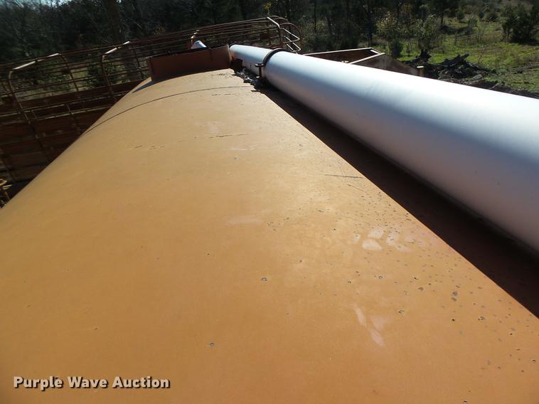 image for item G1969 Calument 3250 honey wagon