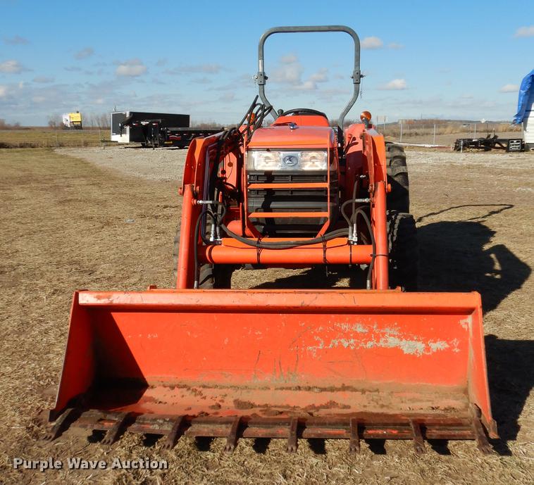 image for item J5604 Kubota L4400 MFWD tractor