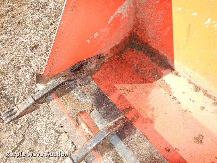 image for item J5604 Kubota L4400 MFWD tractor