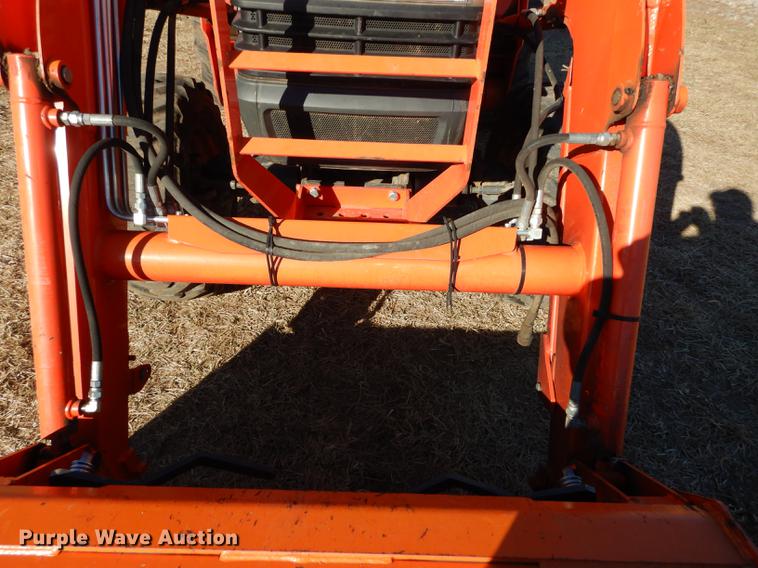 image for item J5604 Kubota L4400 MFWD tractor