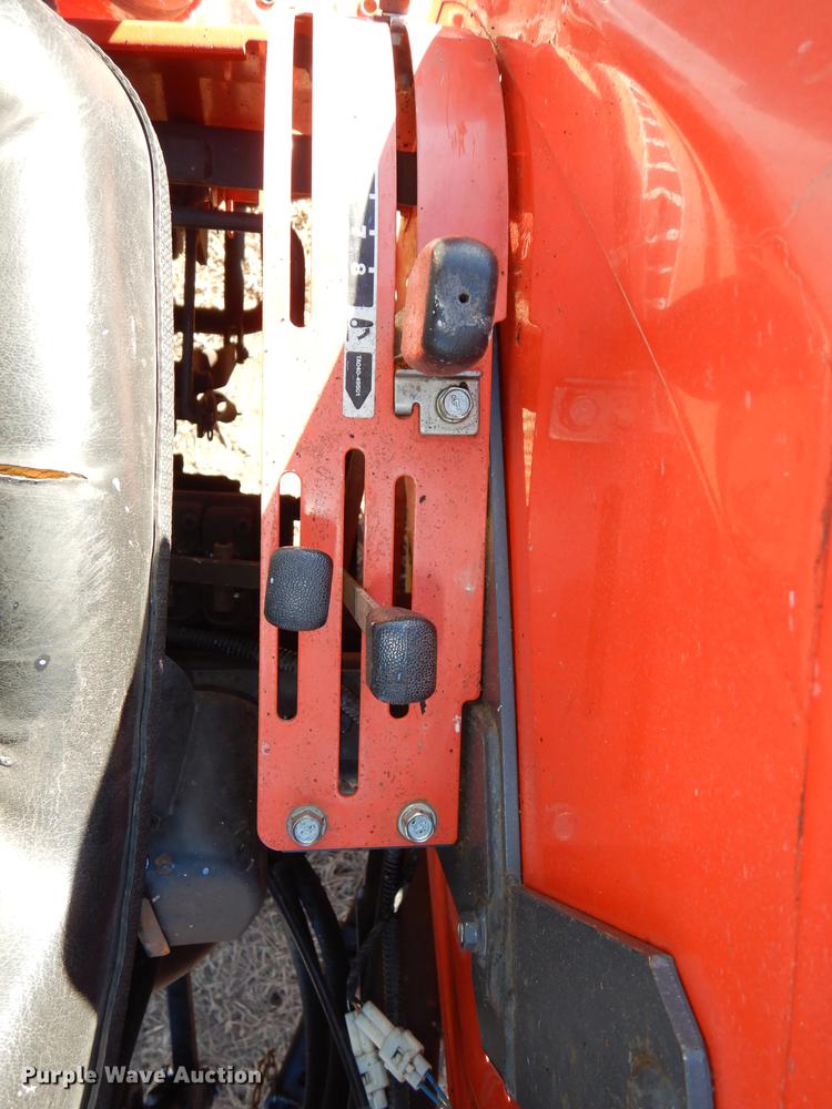 image for item J5604 Kubota L4400 MFWD tractor