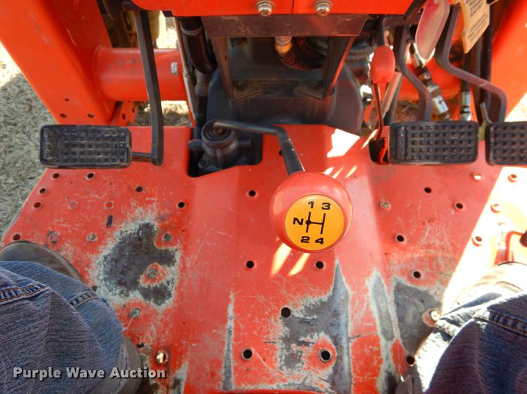 image for item J5604 Kubota L4400 MFWD tractor