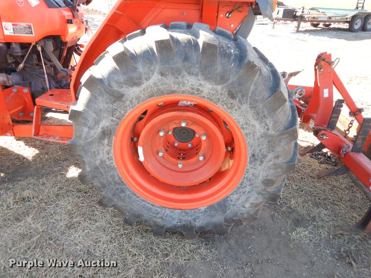 image for item J5604 Kubota L4400 MFWD tractor