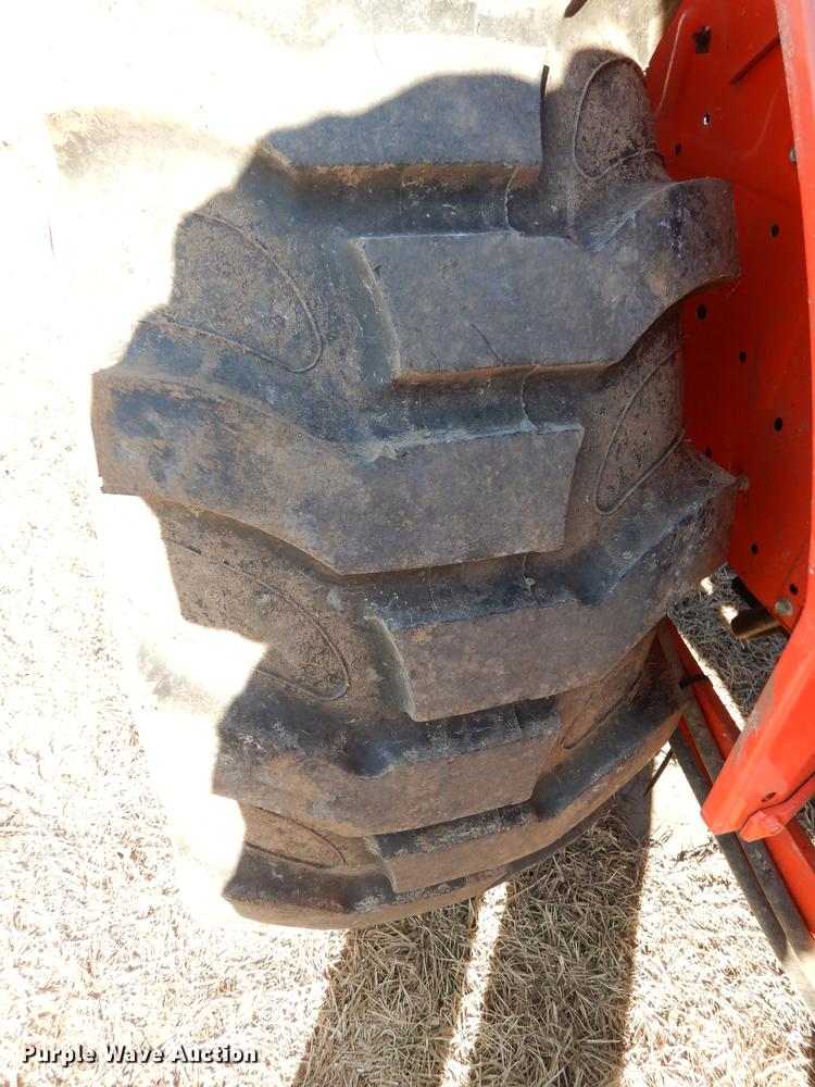 image for item J5604 Kubota L4400 MFWD tractor