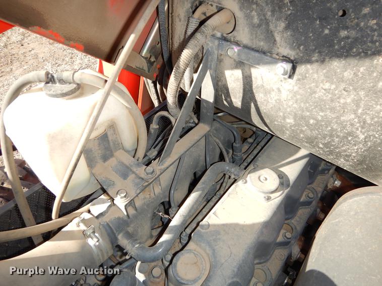 image for item J5604 Kubota L4400 MFWD tractor