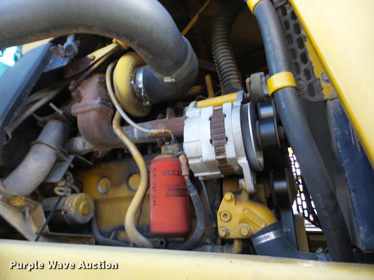 image for item J8551 2002 Ag-Chem RoGator 854 self-propelled sprayer