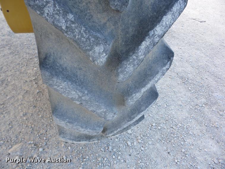 image for item J8551 2002 Ag-Chem RoGator 854 self-propelled sprayer