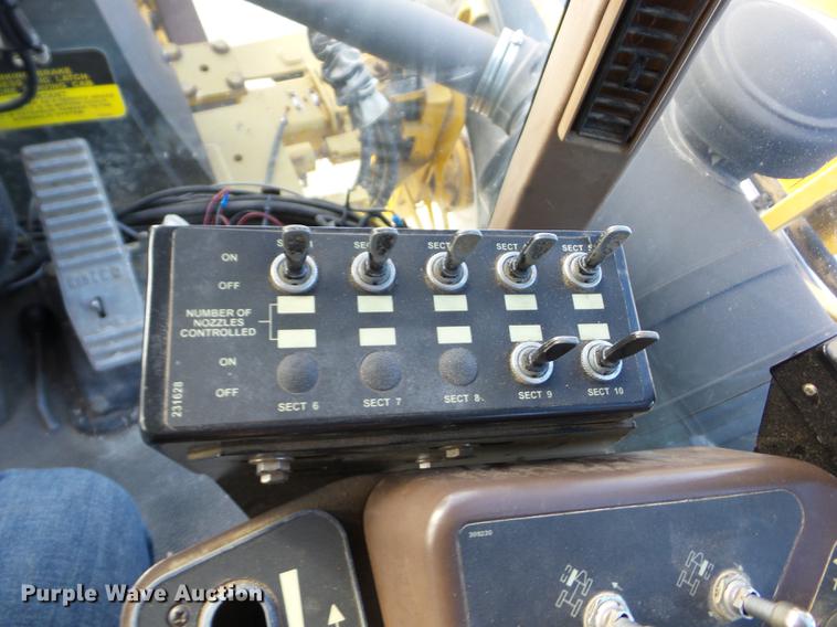 image for item J8551 2002 Ag-Chem RoGator 854 self-propelled sprayer