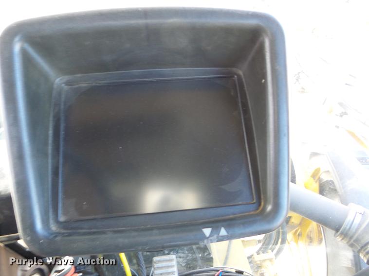 image for item J8551 2002 Ag-Chem RoGator 854 self-propelled sprayer