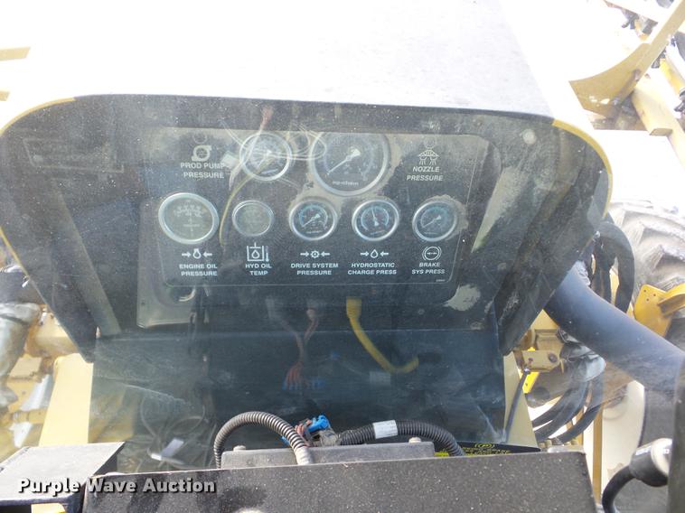 image for item J8551 2002 Ag-Chem RoGator 854 self-propelled sprayer