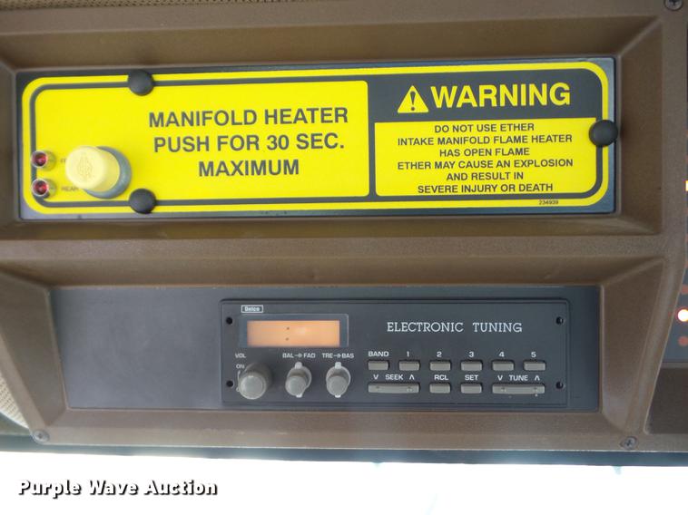 image for item J8551 2002 Ag-Chem RoGator 854 self-propelled sprayer