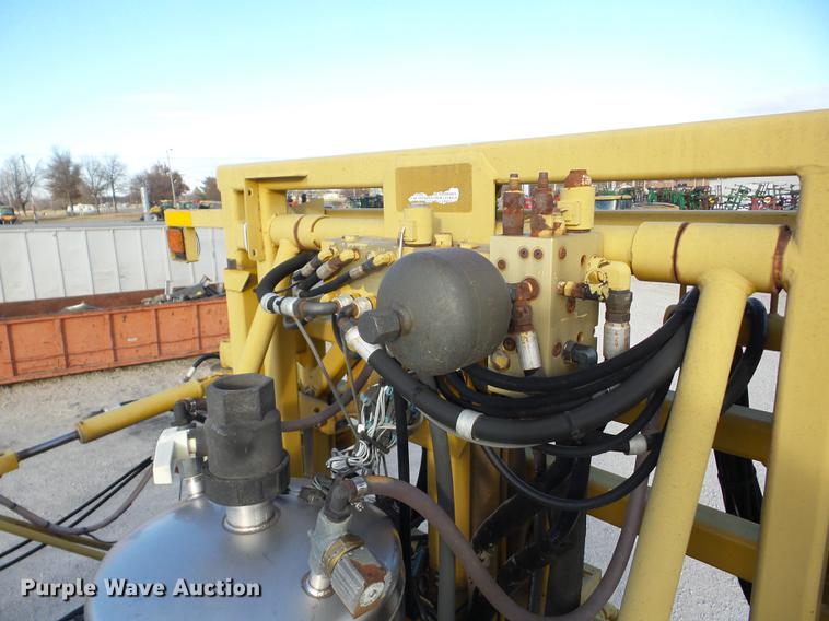 image for item J8551 2002 Ag-Chem RoGator 854 self-propelled sprayer