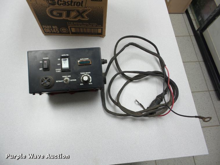 image for item J8552 2008 AGCO Hesston 5145 round baler