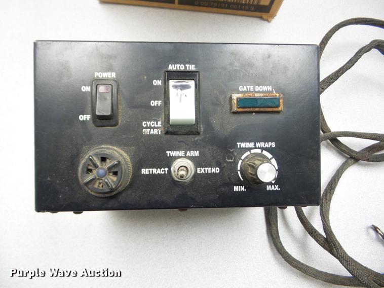 image for item J8552 2008 AGCO Hesston 5145 round baler