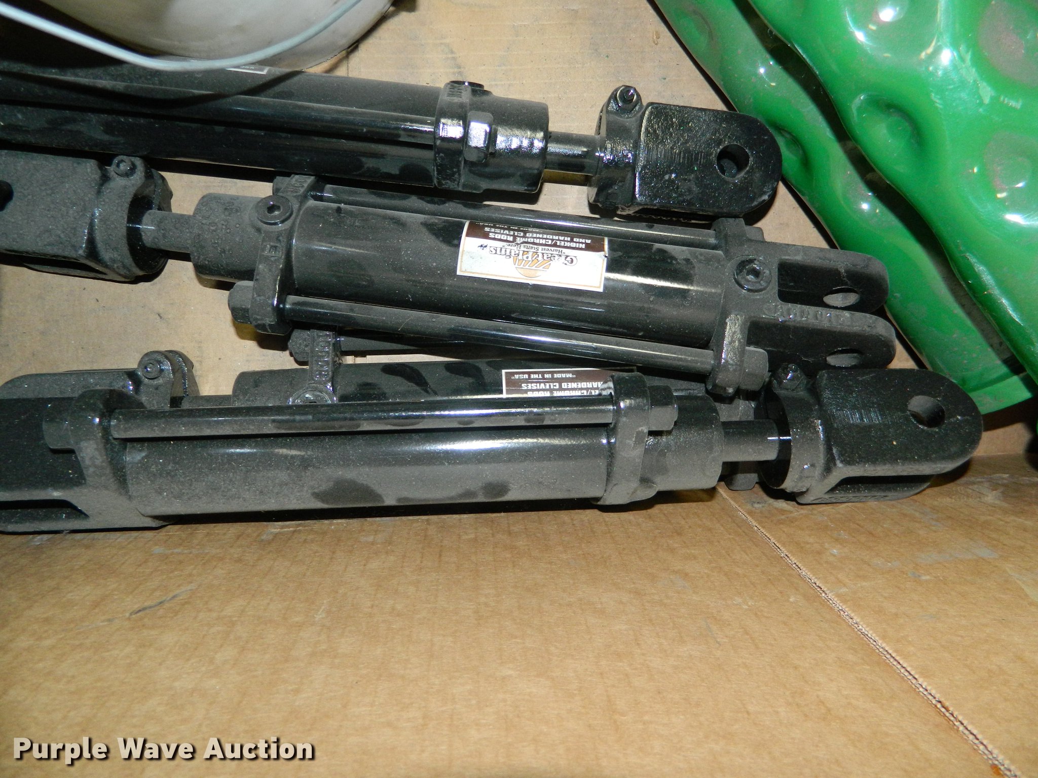 Hardware in Assaria, KS Item DB9957 sold Purple Wave