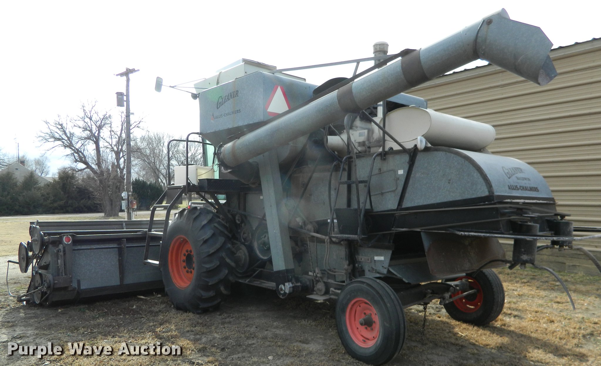Gleaner C combine in Paradise, KS Item DB9976 sold Purple Wave