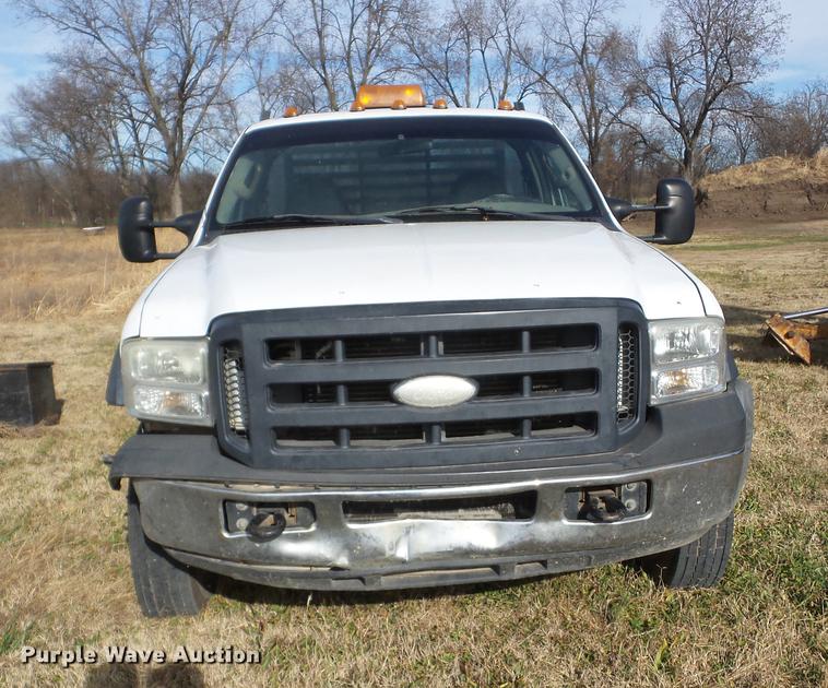 image for item AY9639 2006 Ford F550 flatbed truck