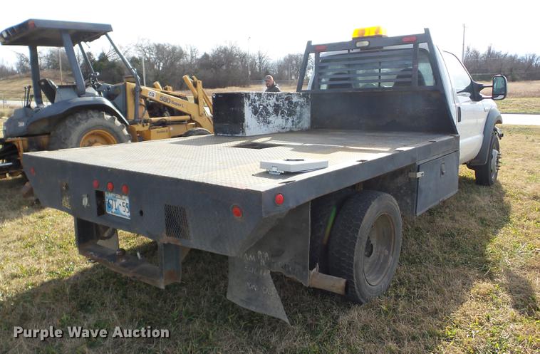 image for item AY9639 2006 Ford F550 flatbed truck