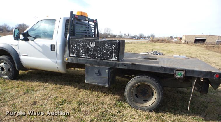 image for item AY9639 2006 Ford F550 flatbed truck
