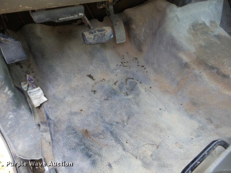 image for item AY9639 2006 Ford F550 flatbed truck