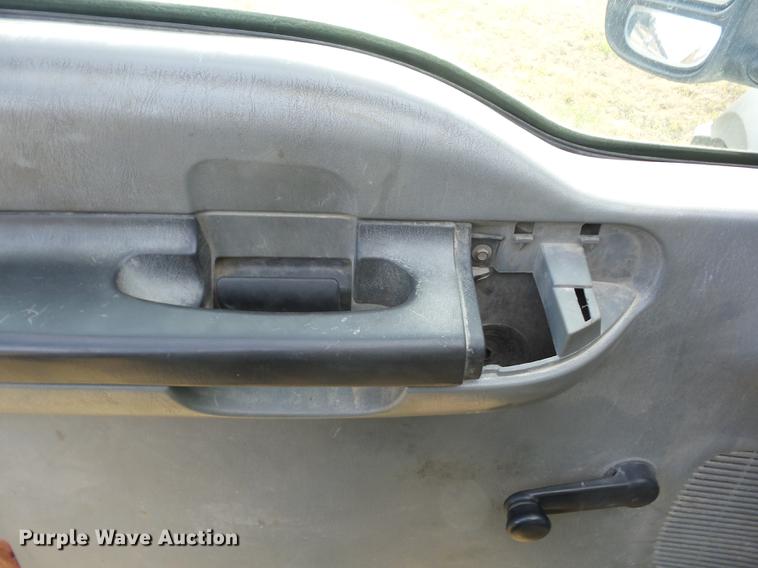 image for item AY9639 2006 Ford F550 flatbed truck