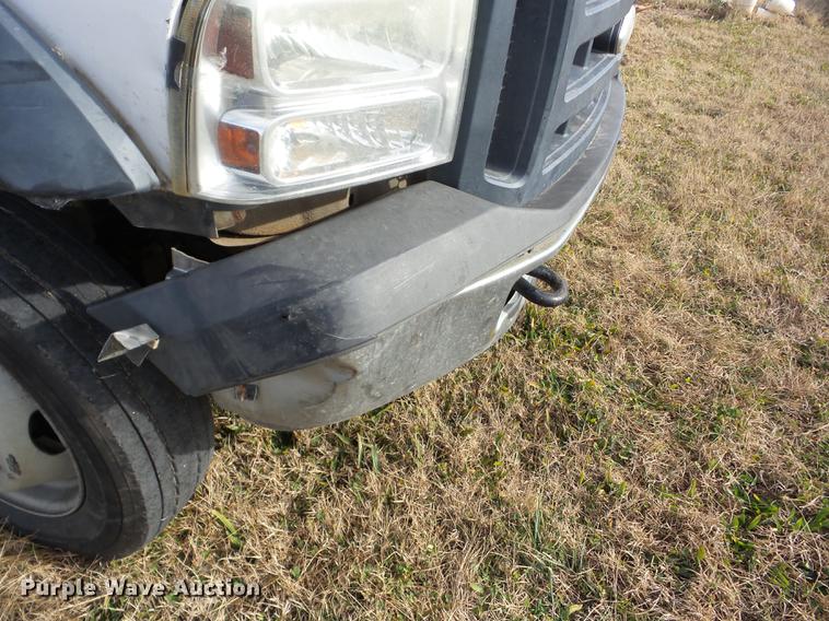 image for item AY9639 2006 Ford F550 flatbed truck