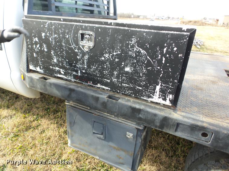 image for item AY9639 2006 Ford F550 flatbed truck