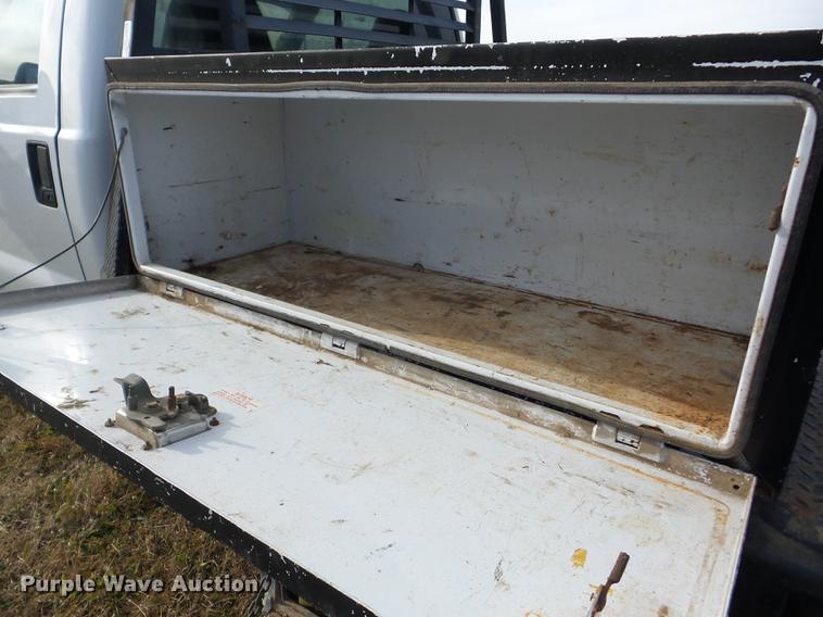 image for item AY9639 2006 Ford F550 flatbed truck